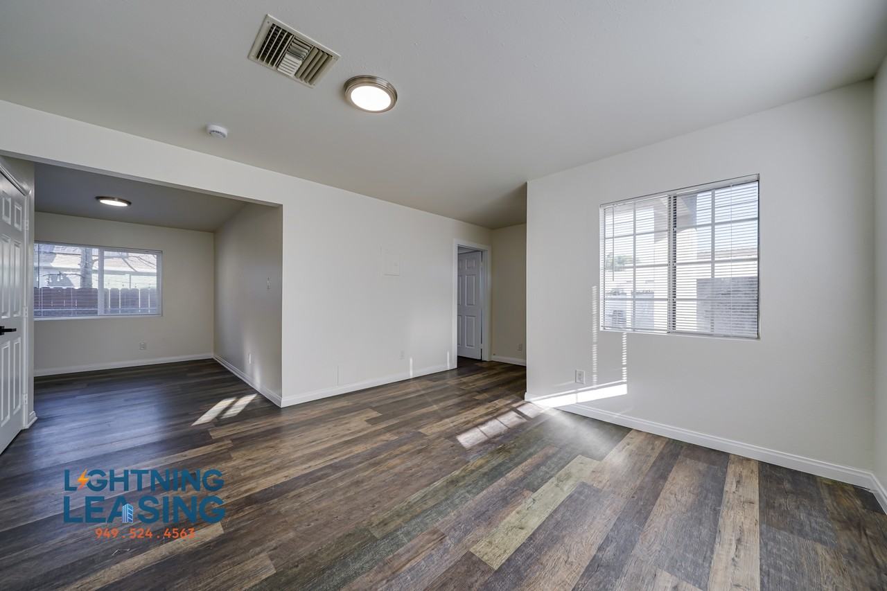 2134 S Cloverdale Ave #2134 - Photo 5 of 30