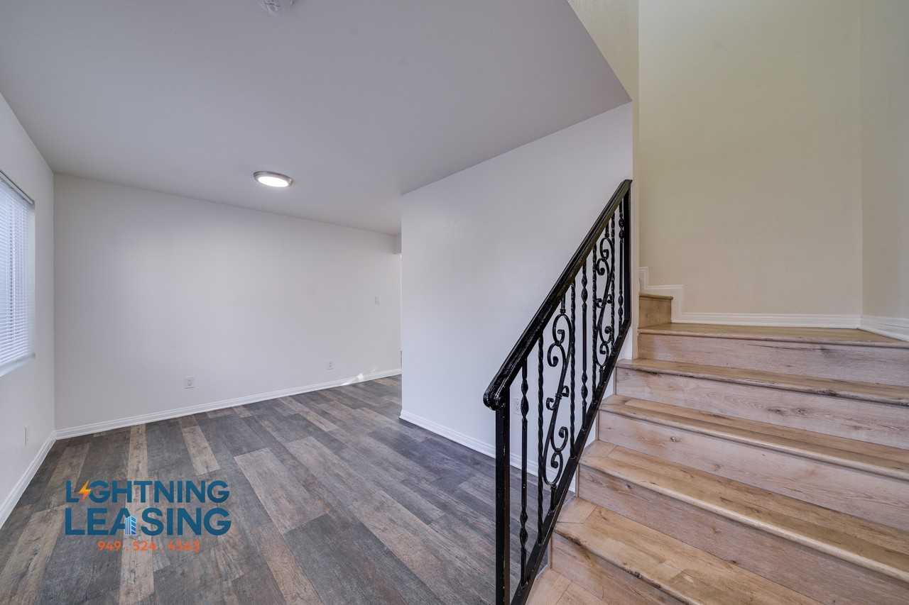 2134 S Cloverdale Ave #2134 - Photo 7 of 30