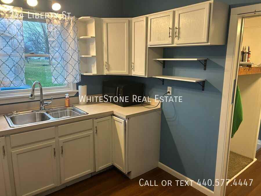 244 Liberty St - Photo 3 of 21