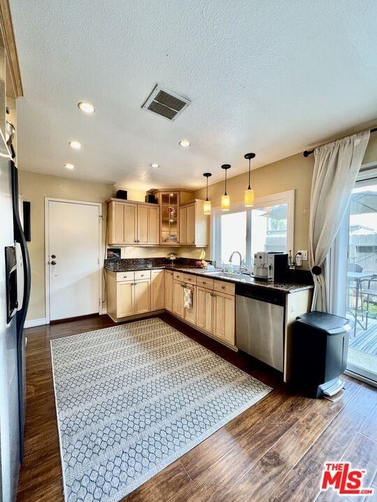 27574 Rondell St #27574 - Photo 4 of 26