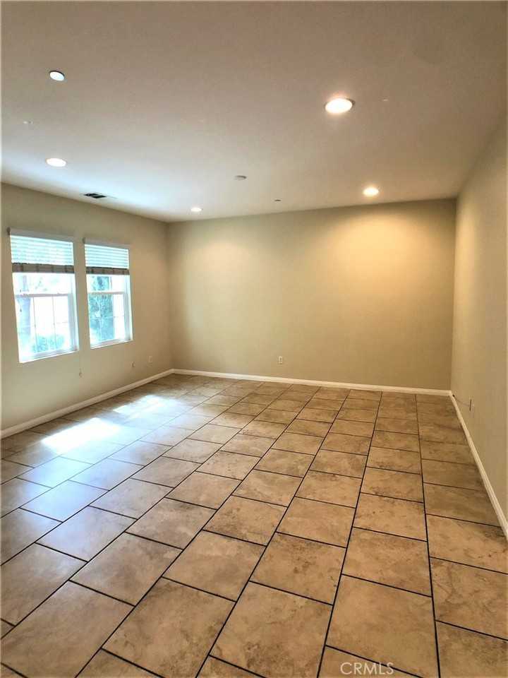 2459 Bruin Pl #2459 - Photo 5 of 16