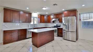 featured image of 1712 S Fern Ave #1712
