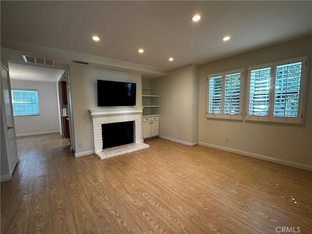 319 Ohio St #319-1 - Photo 4 of 20