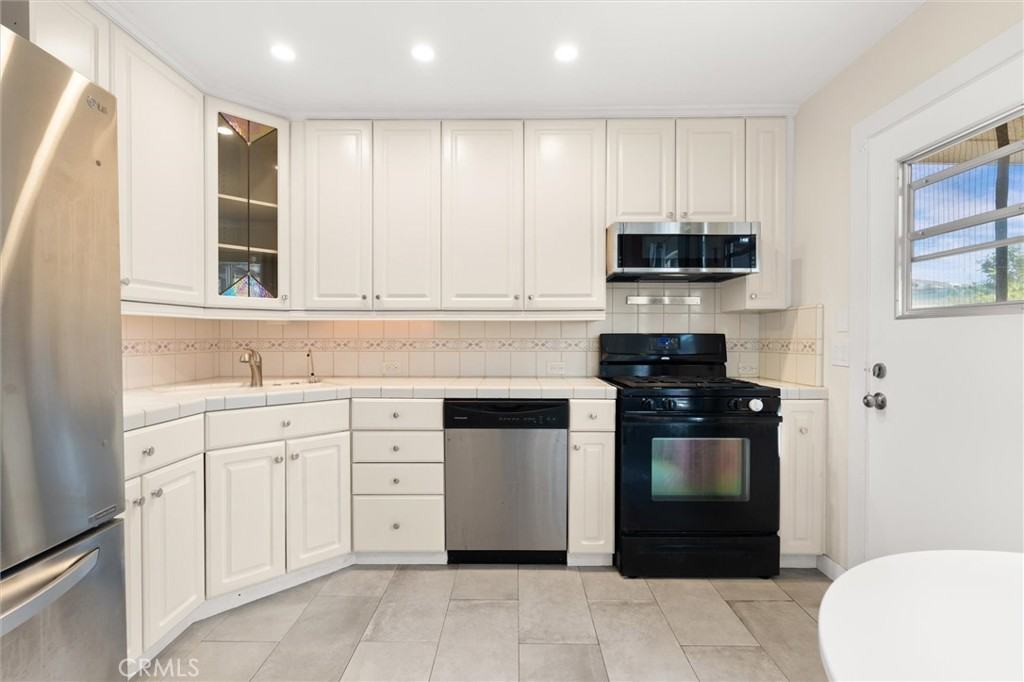 1902 Condon Ave #1902 - Photo 4 of 27