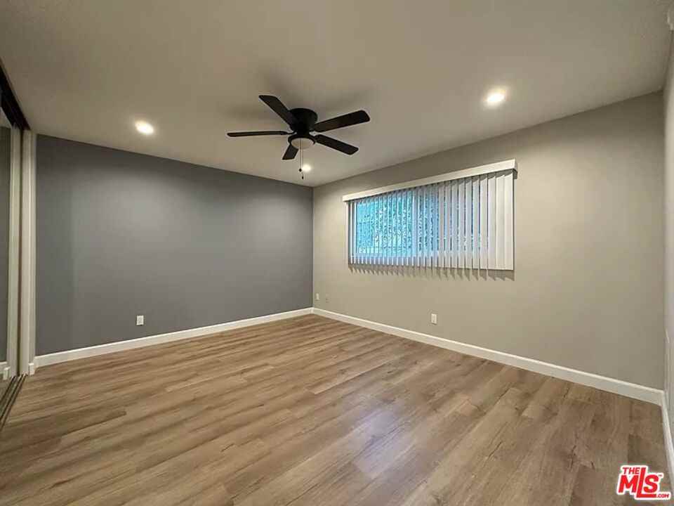 4083 Tujunga Ave #4083-203 - Photo 5 of 12