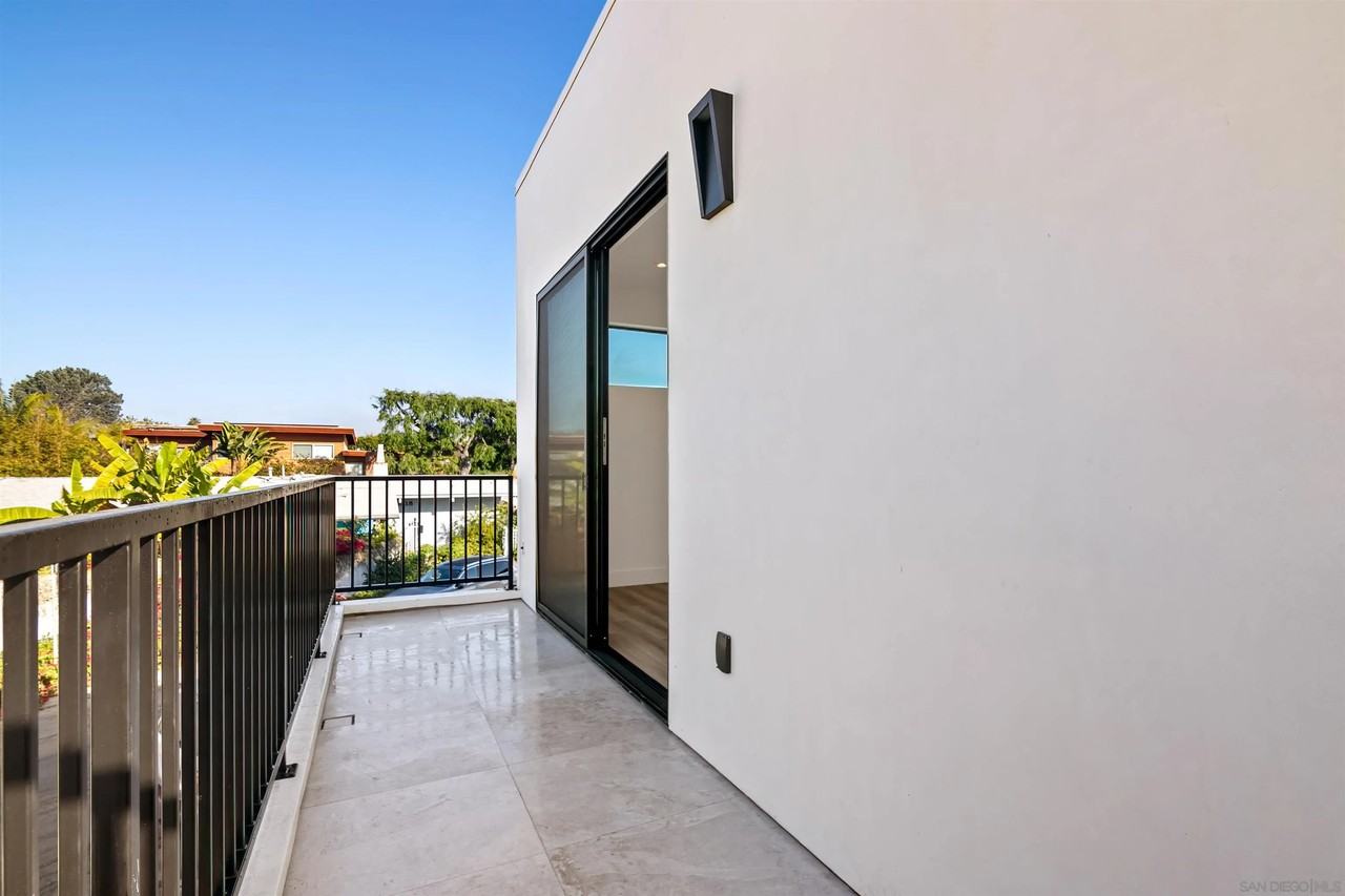 8168 Paseo Del Ocaso - Photo 5 of 17