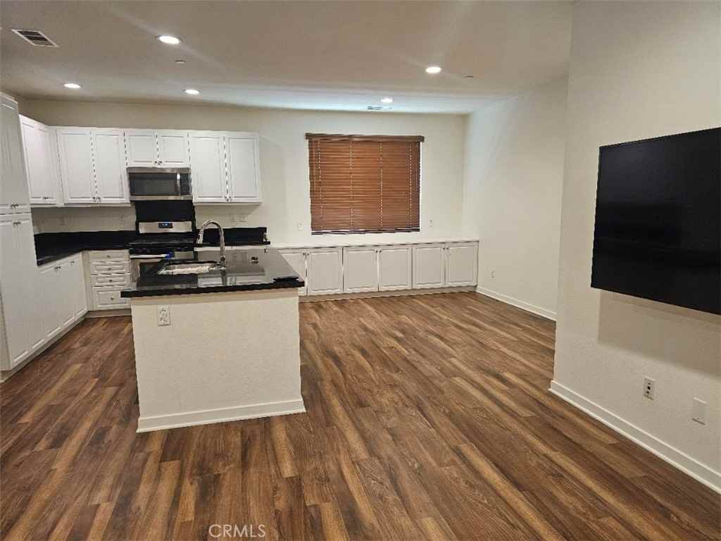 371 N Bellarose Way #371 - Photo 6 of 30