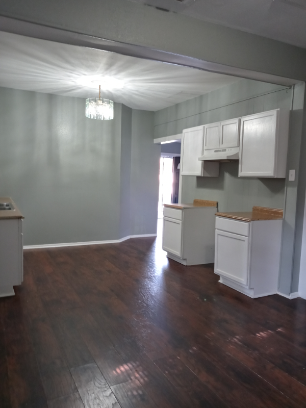 224 Holland Ave - Photo 5 of 8