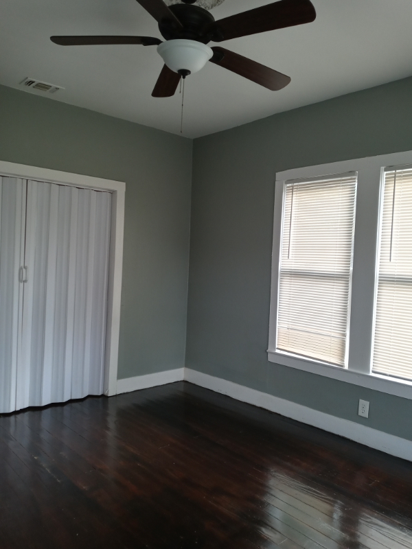 224 Holland Ave - Photo 6 of 8