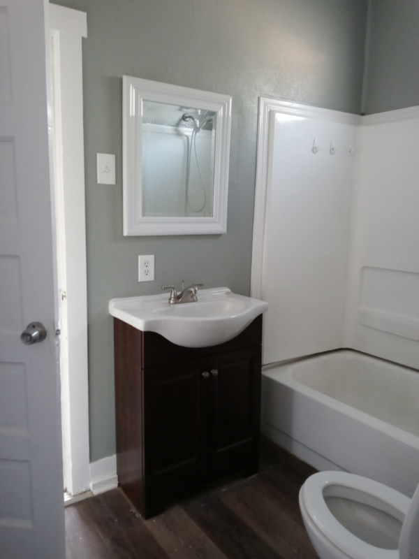 224 Holland Ave - Photo 7 of 8