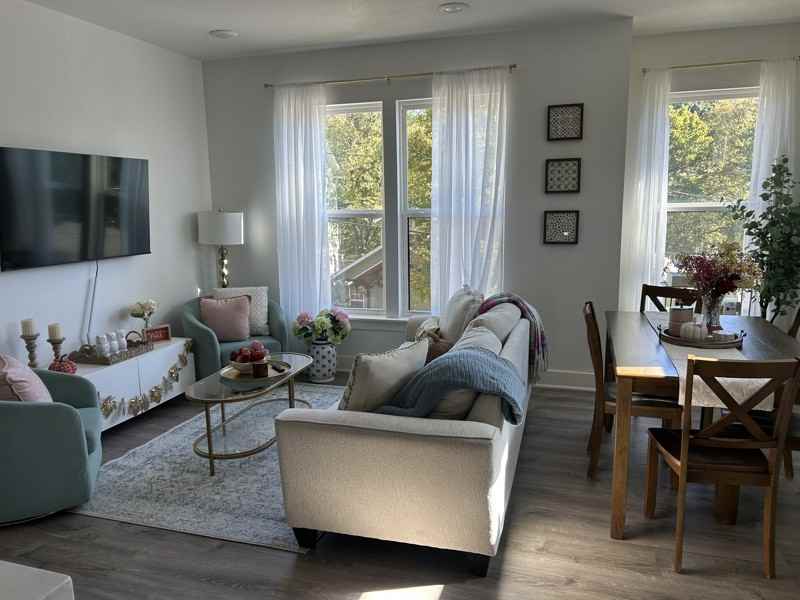 121 N Washington Ave - Photo 3 of 16