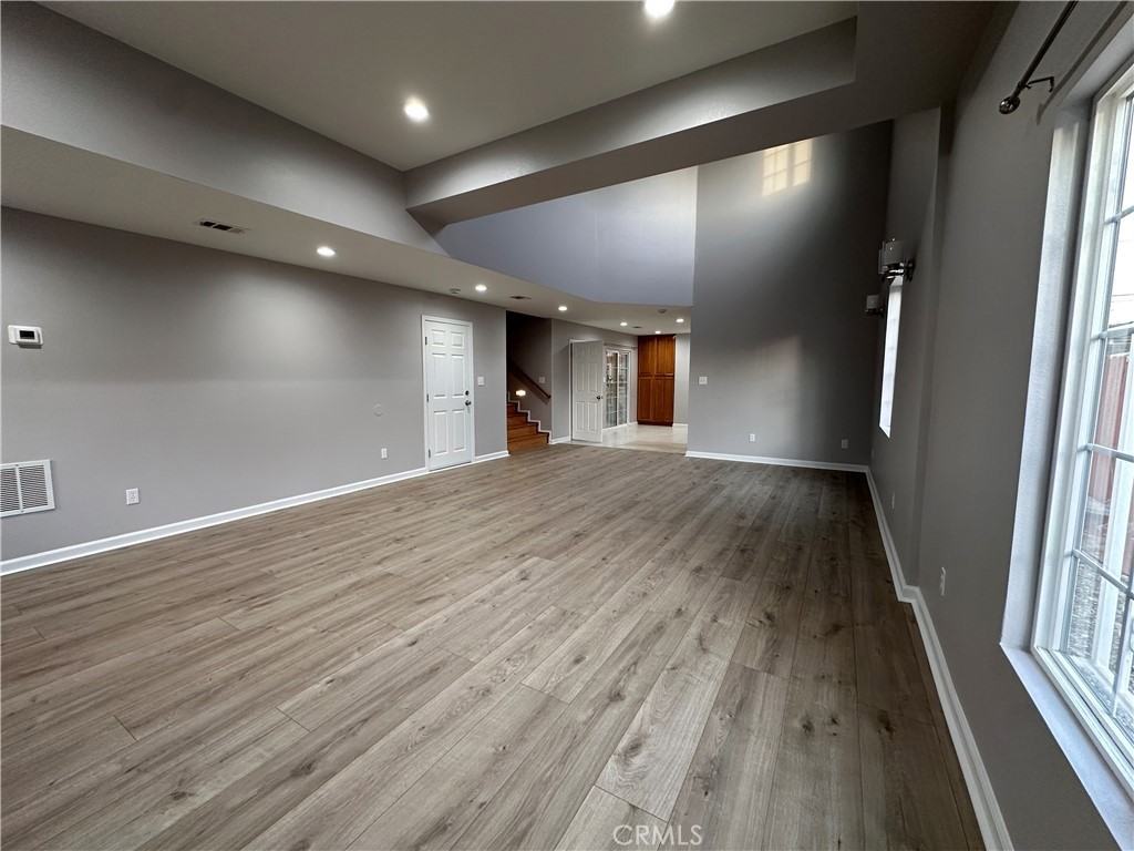 642 N 6th Ave #642 - Photo 7 of 24