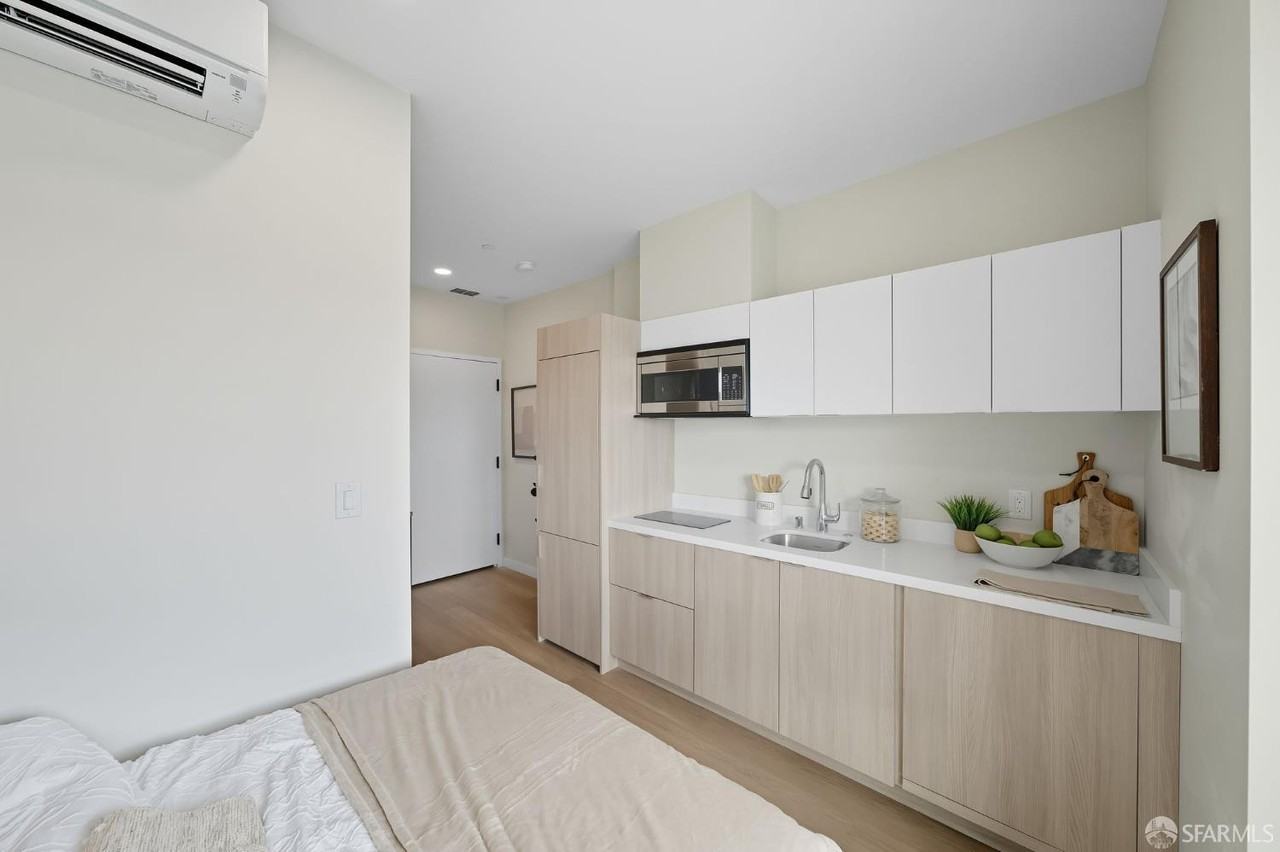 811 Valencia St #811-401 - Photo 3 of 12