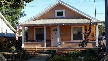 featured image of 220 W 1st St #220