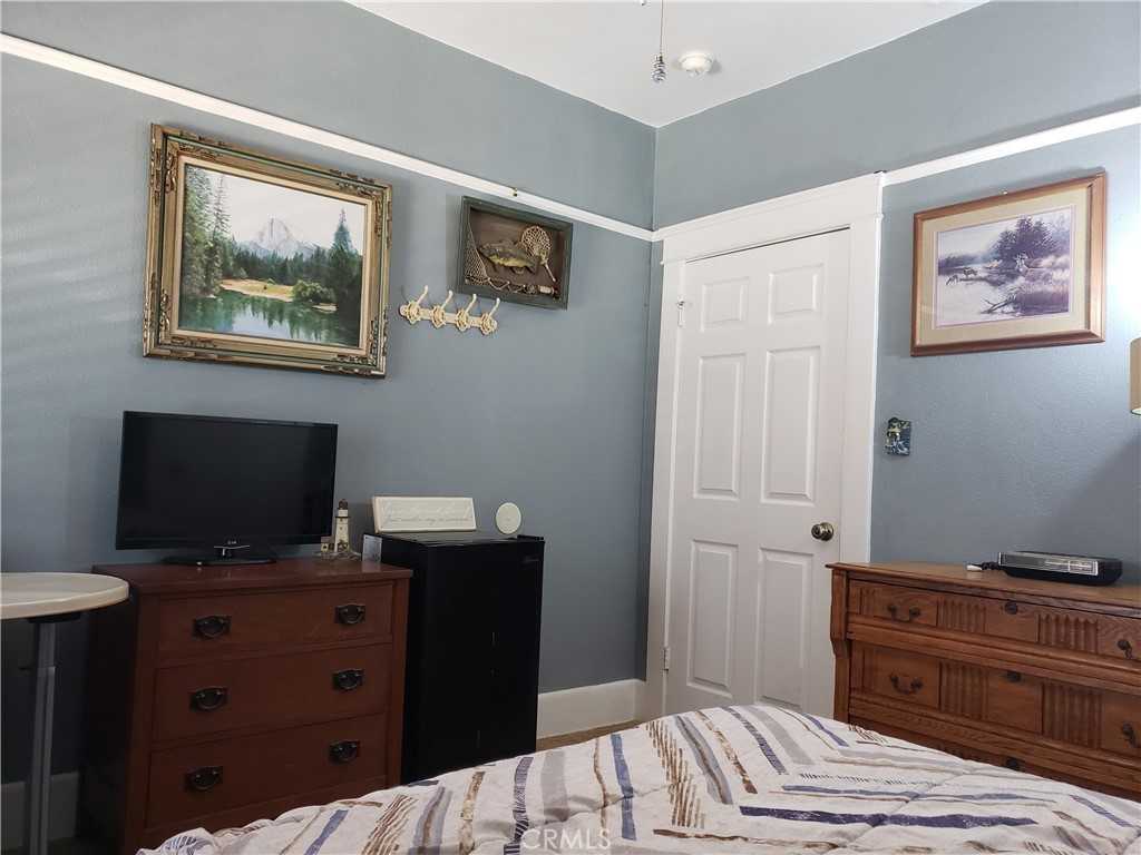 220 W 1st St #220 - Photo 4 of 5