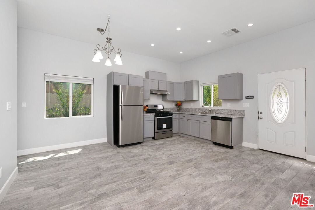 19613 Haynes St #19613 - Photo 4 of 12