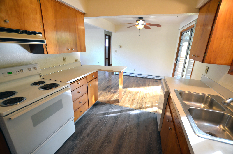 106 Harvard Ct Se #206 - Photo 2 of 11