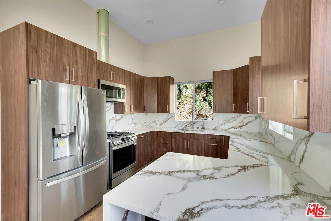 19545 San Jose St #19545 - Photo 2 of 10