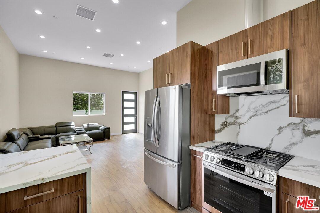 19545 San Jose St #19545 - Photo 3 of 10