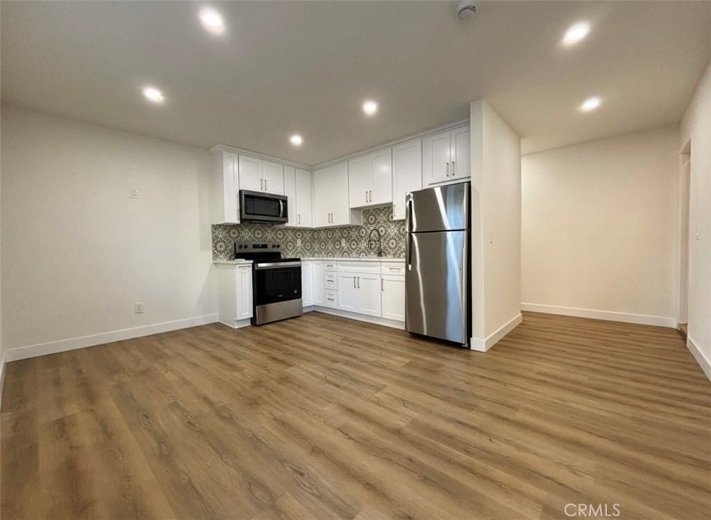 6210 Halstead Ave #6210B - Photo 4 of 23