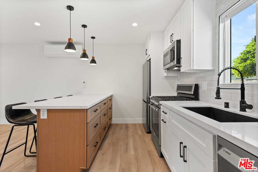 6917 1/2 Hesperia Ave #6917 - Photo 7 of 15