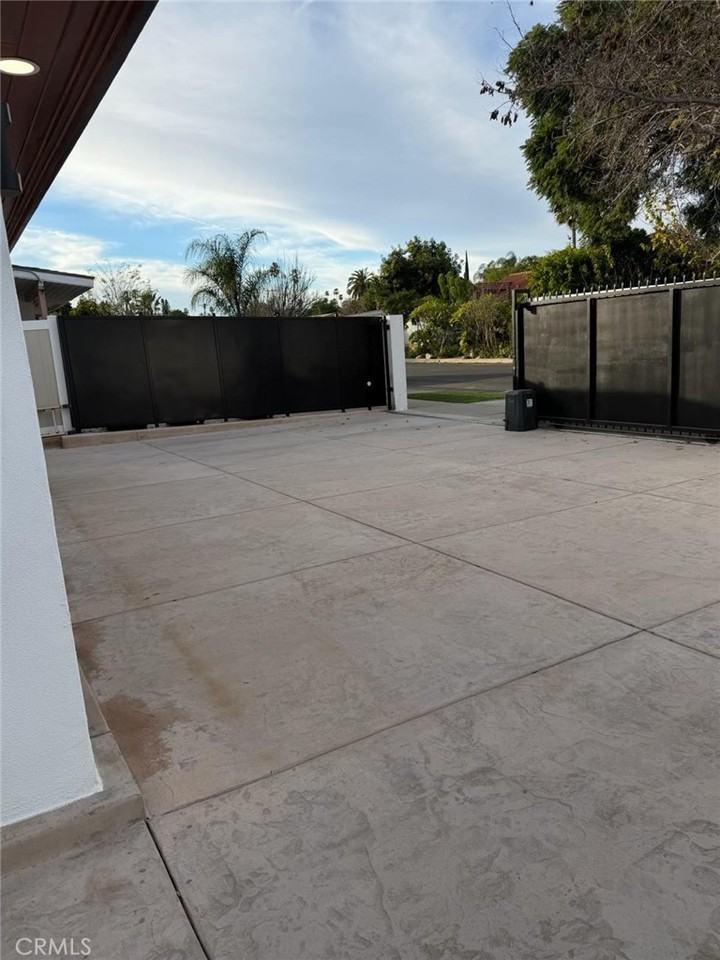 7761 Aura Ave #7761 - Photo 2 of 6