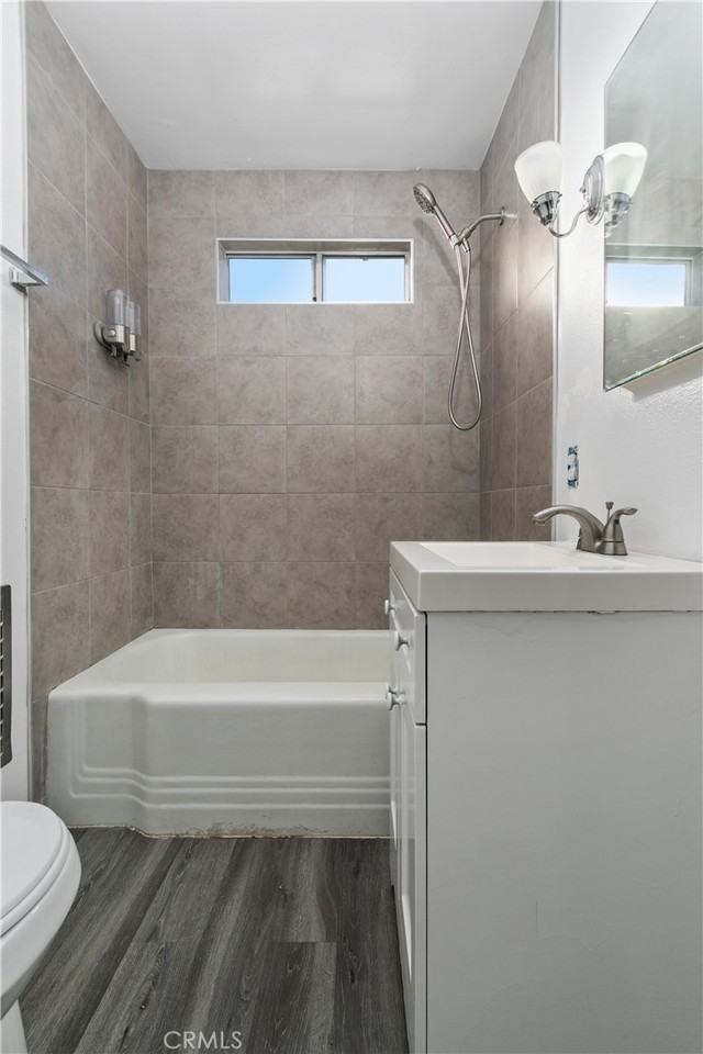 735 Michigan Ave #735 - Photo 5 of 19