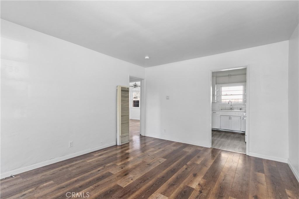 735 Michigan Ave #735 - Photo 7 of 19