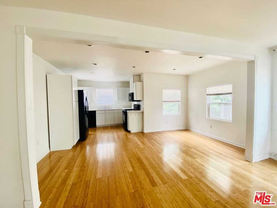 767 Bennett Ave #767 - Photo 5 of 14