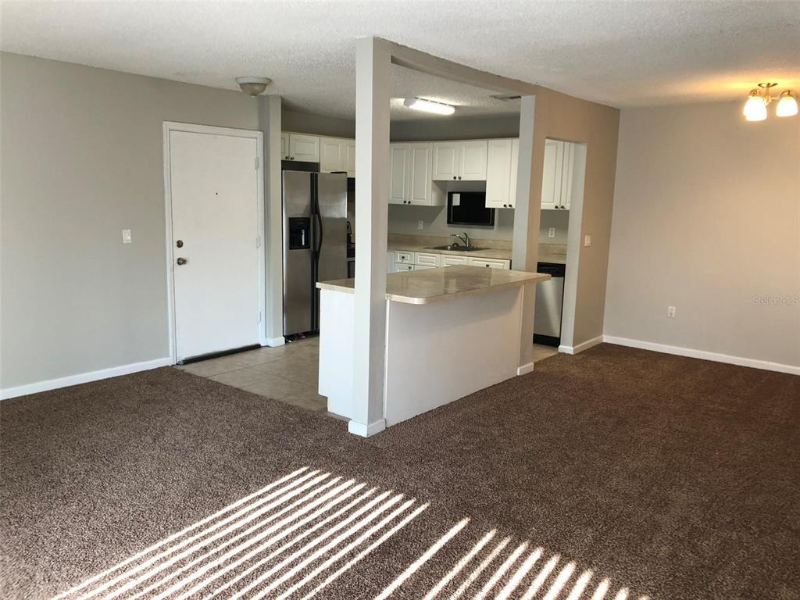 448 Banyon Tree Cir #102 - Photo 3 of 11