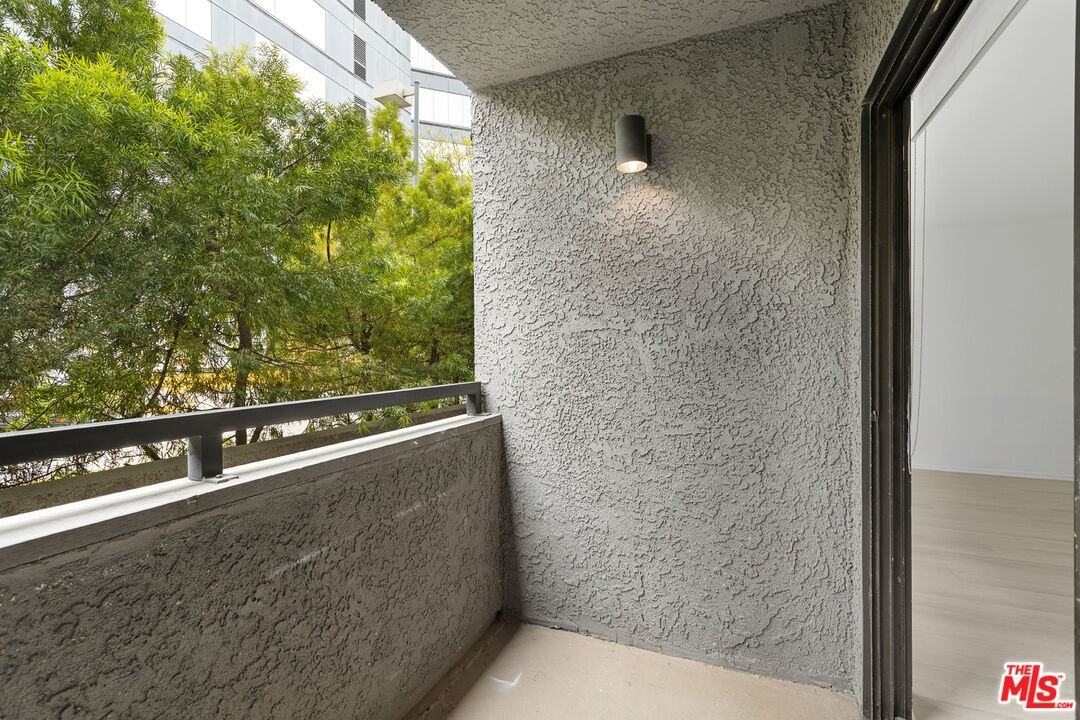 1226 Amherst Ave #1226-103 - Photo 2 of 5