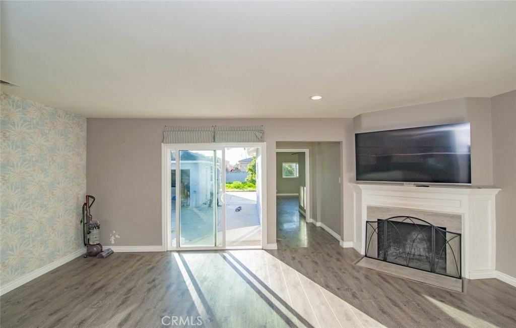 849 N Lenz Dr #849 - Photo 3 of 25