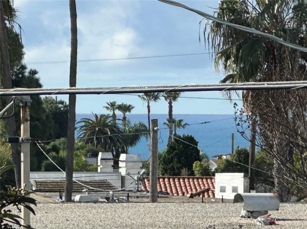 156 W Mariposa Apt 3 #156 - Photo 2 of 18