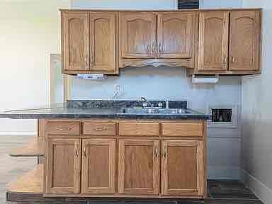 583 Bonnell Ave - Photo 2 of 10