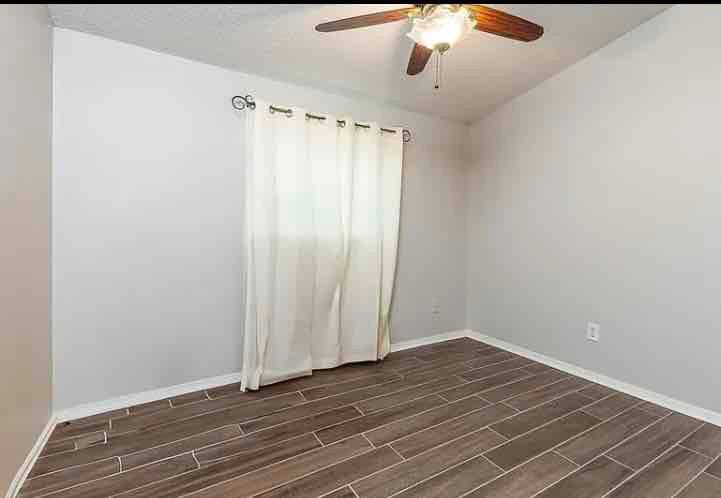 583 Bonnell Ave - Photo 4 of 10