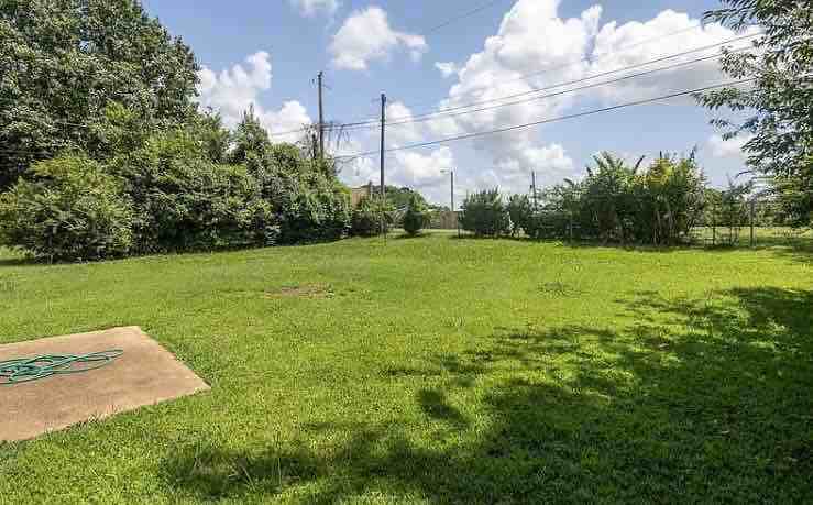 583 Bonnell Ave - Photo 6 of 10