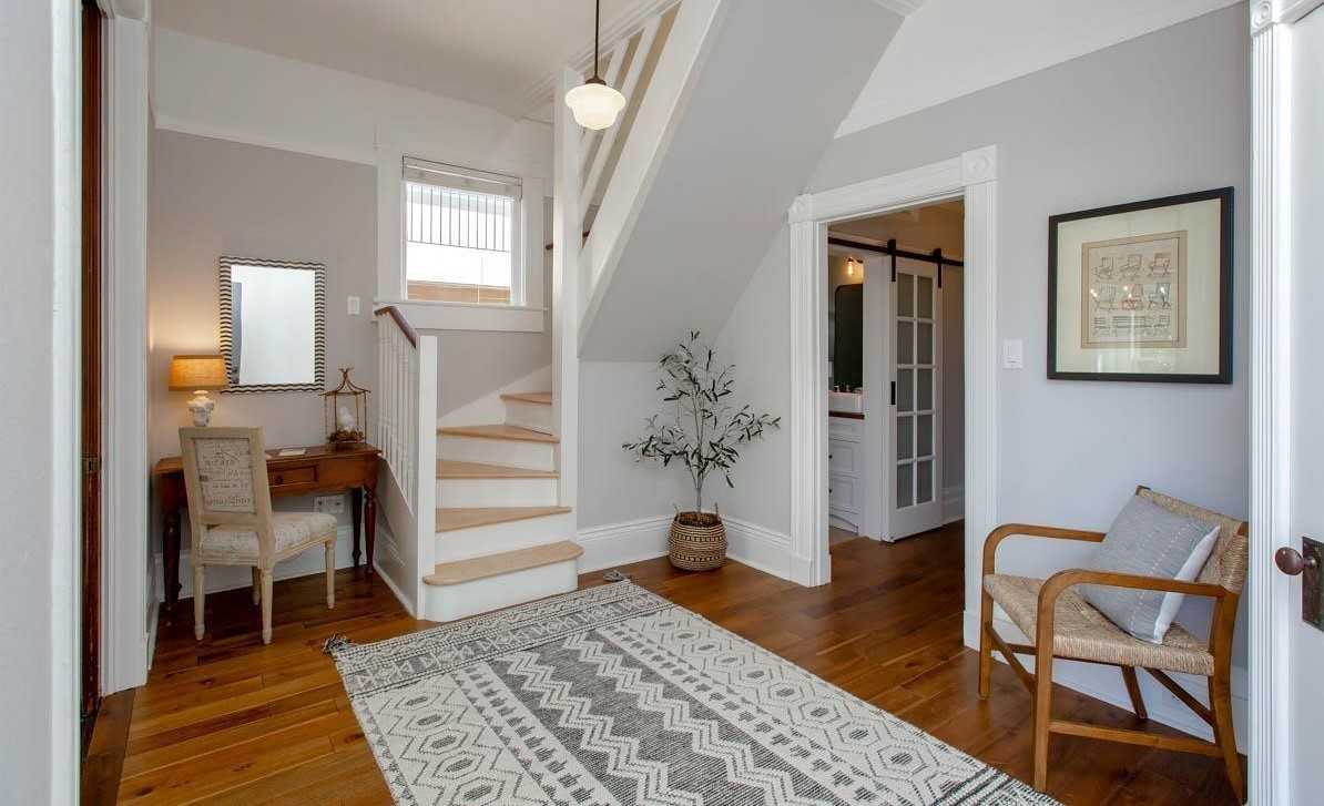 2253 Clinton Ave - Photo 4 of 12