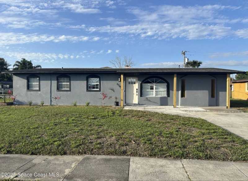 3782 Catalina Dr - Photo 2 of 18