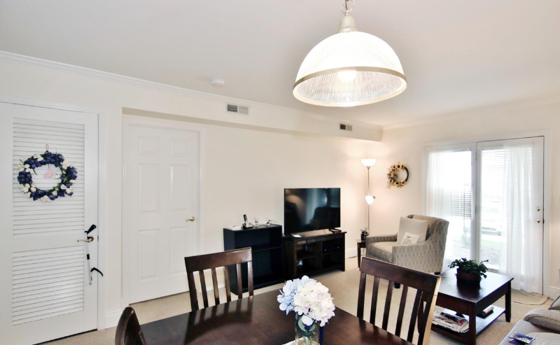 351 Pemberwick Rd #814 - Photo 2 of 20