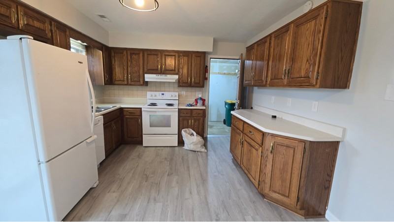 432 Hickory Ln - Photo 4 of 16