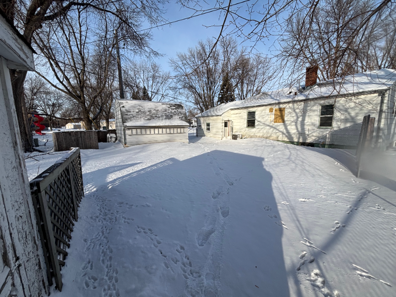 611 2nd Ave S - Photo 3 of 14