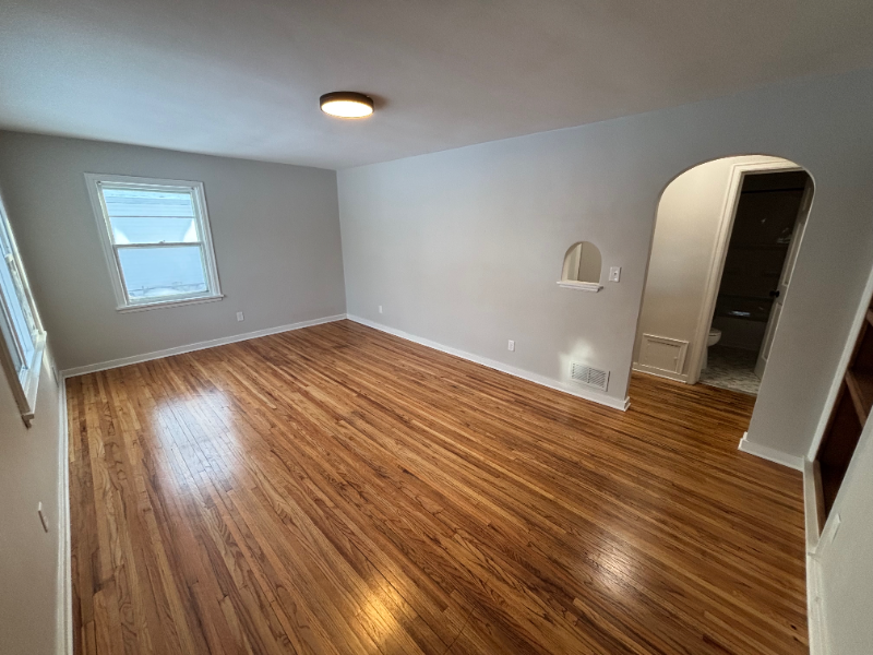 611 2nd Ave S - Photo 4 of 14