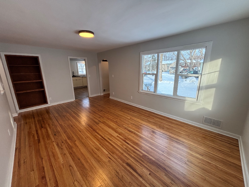 611 2nd Ave S - Photo 5 of 14