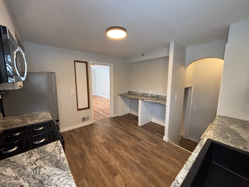 611 2nd Ave S - Photo 6 of 14