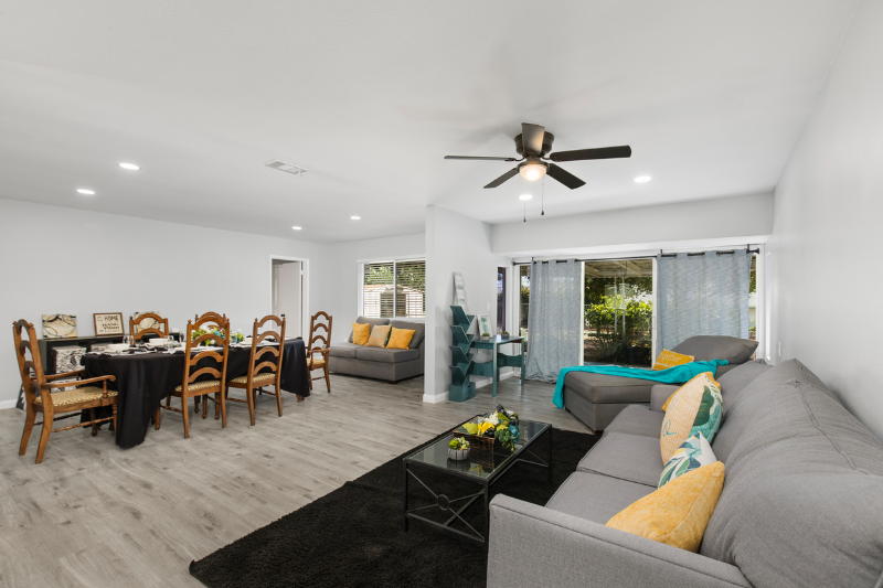 25781 Interlechen Dr - Photo 2 of 5