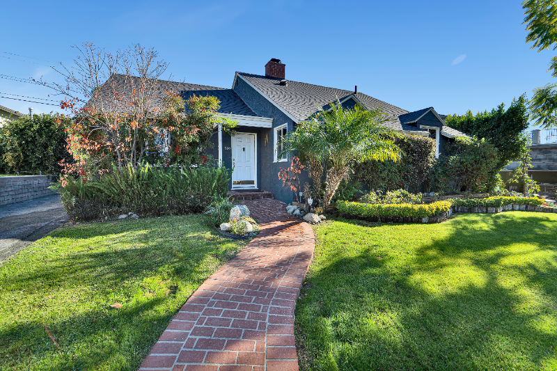 900 Bethany Rd - Photo 4 of 30