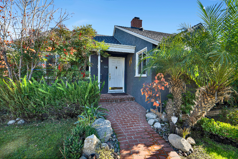 900 Bethany Rd - Photo 6 of 30