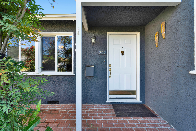 900 Bethany Rd - Photo 7 of 30