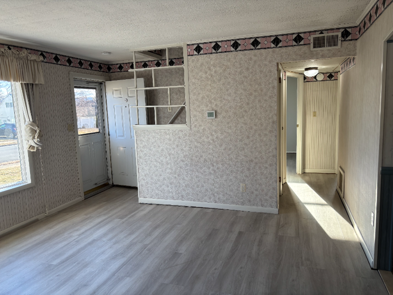 2030 Eastman Ave - Photo 4 of 23