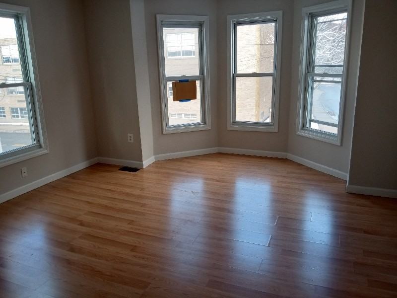 249 E Merrimack St #2ndFL - Photo 2 of 10